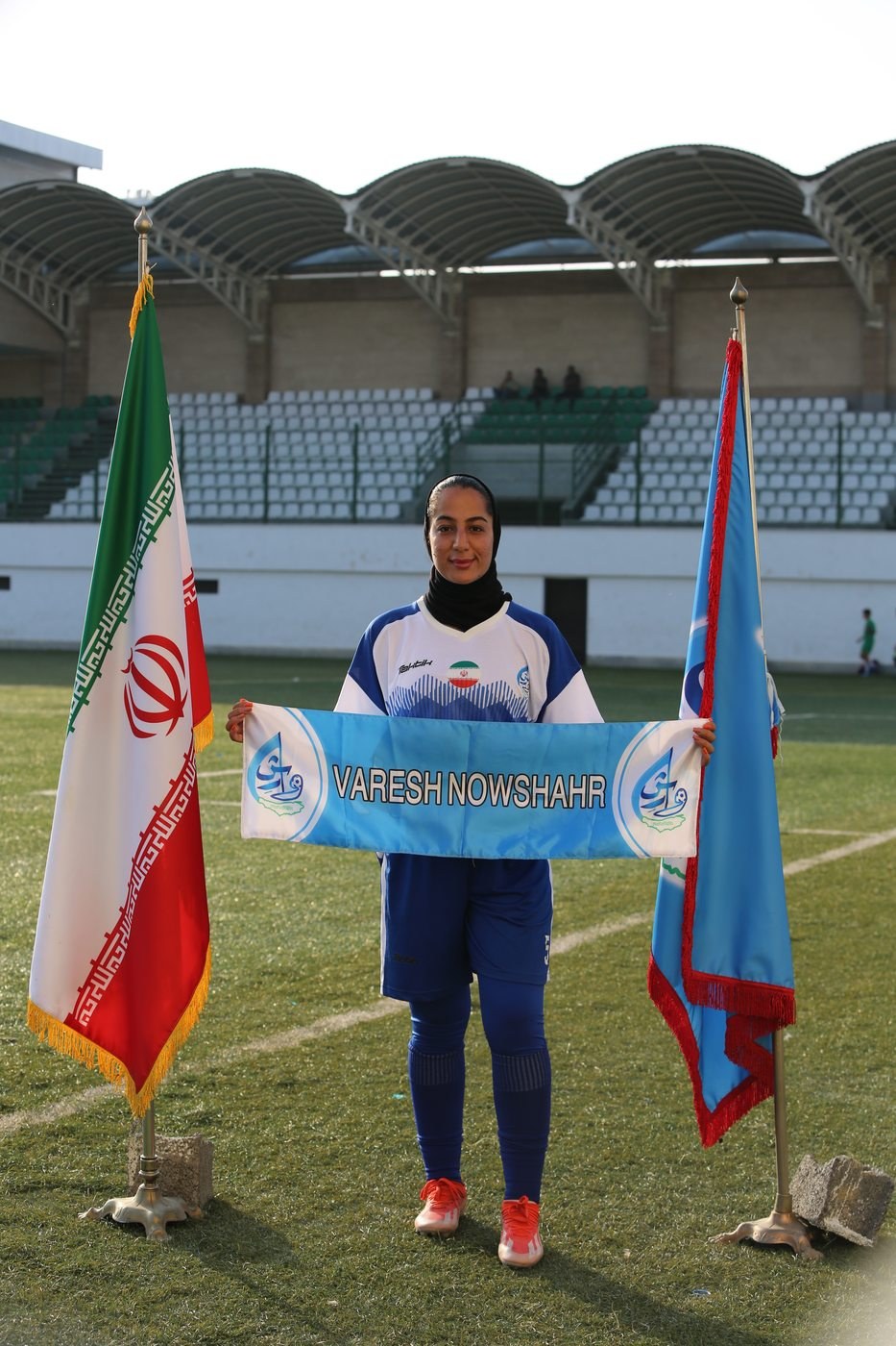 مانا پارسایی